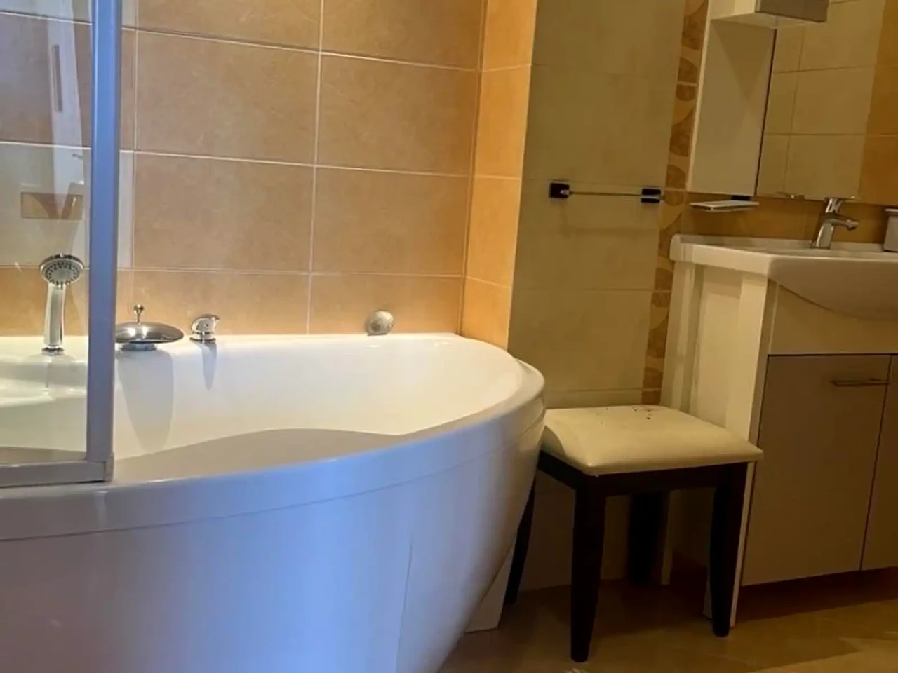 Rent 2-room apartment 65 m² on the 10th floor.