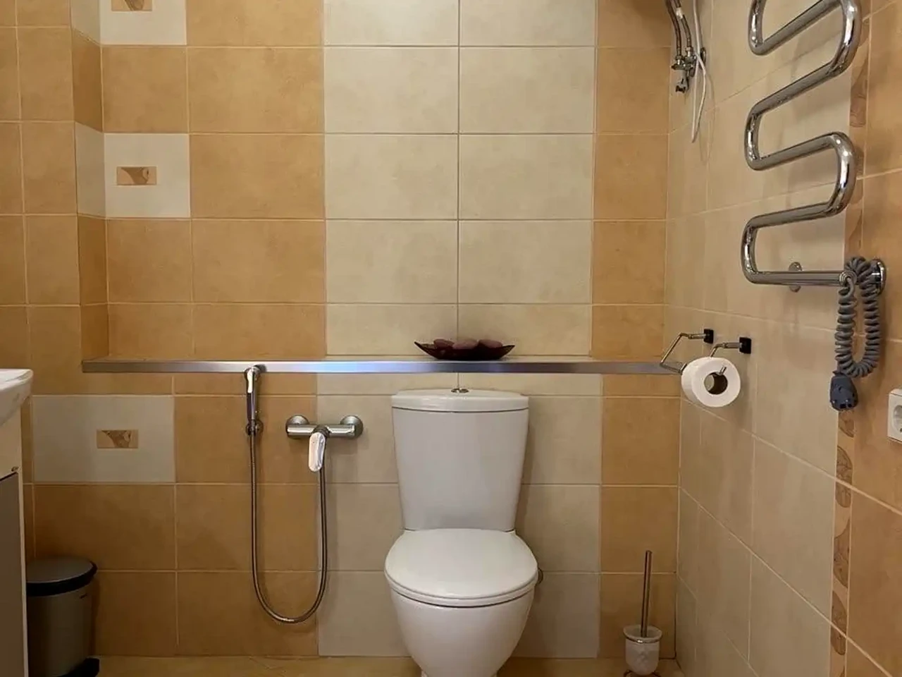Rent 2-room apartment 65 m² on the 10th floor.