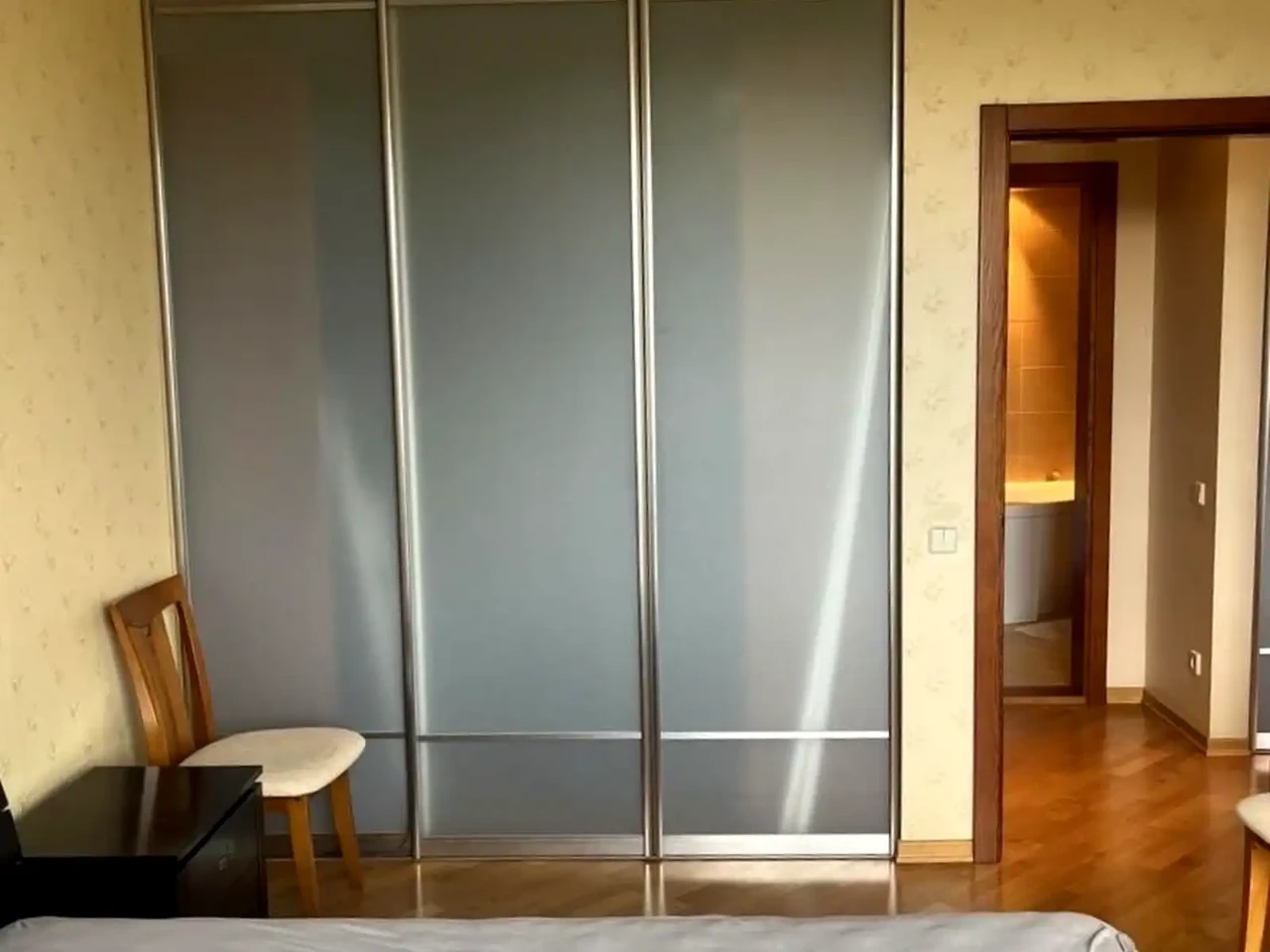 Rent 2-room apartment 65 m² on the 10th floor.