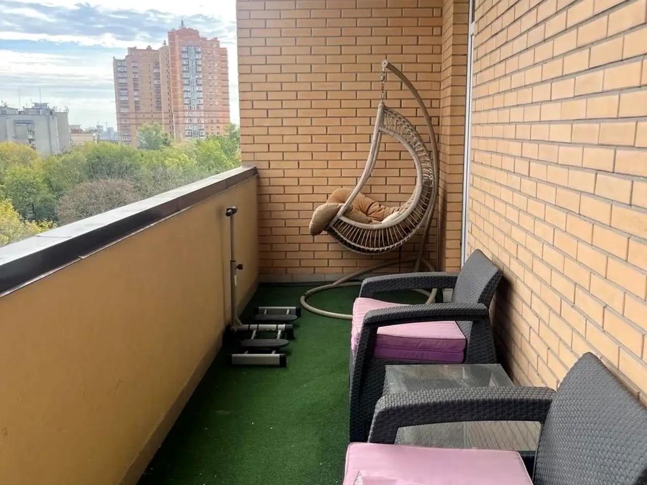 Rent 2-room apartment 65 m² on the 10th floor.