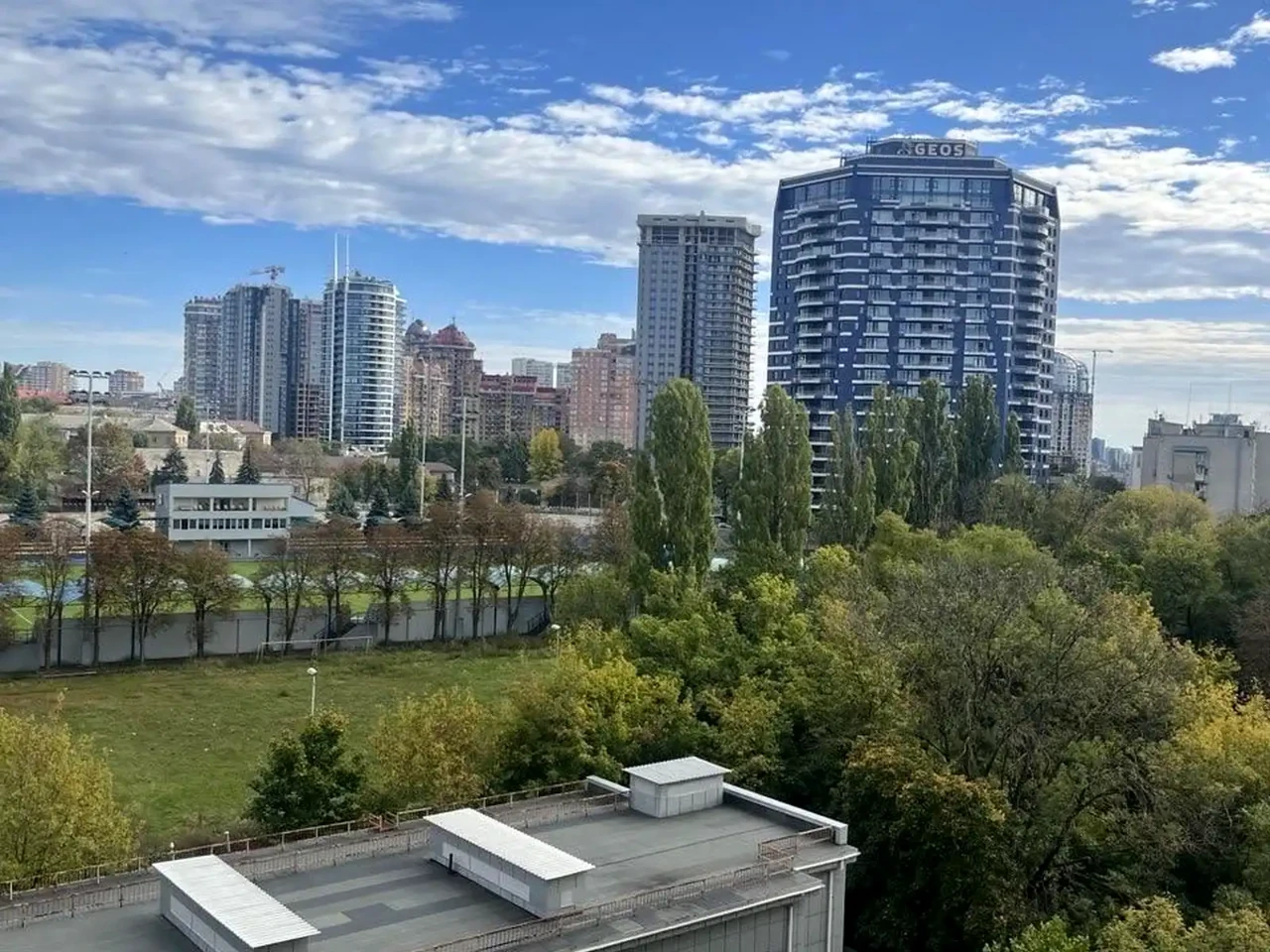 Rent 2-room apartment 65 m² on the 10th floor.