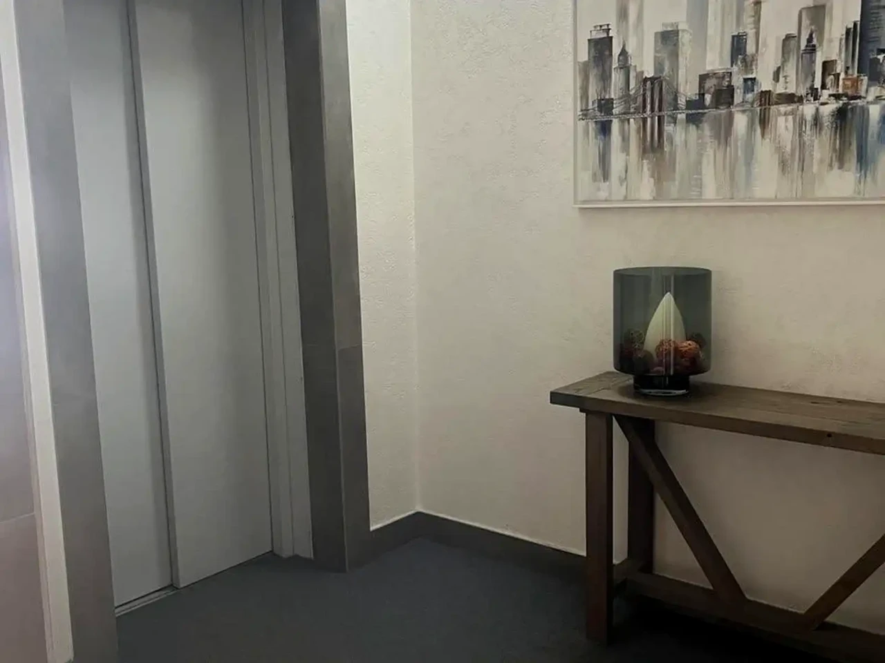 Rent 2-room apartment 65 m² on the 10th floor.