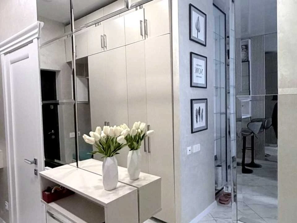 Apartment. Kyiv, Дніпровська набережна вул.