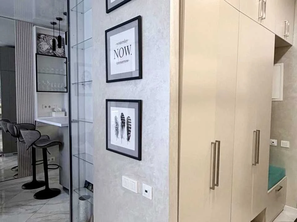 Apartment. Kyiv, Дніпровська набережна вул.