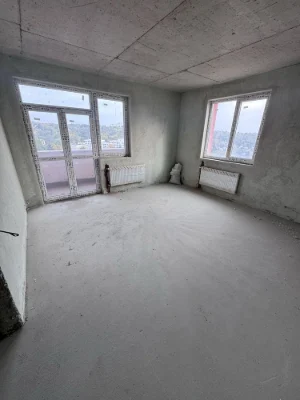 Sale of a 3-room apartment on Kruhla Street (Round)