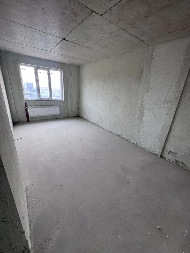 Sale of a 3-room apartment on Kruhla Street (Round)