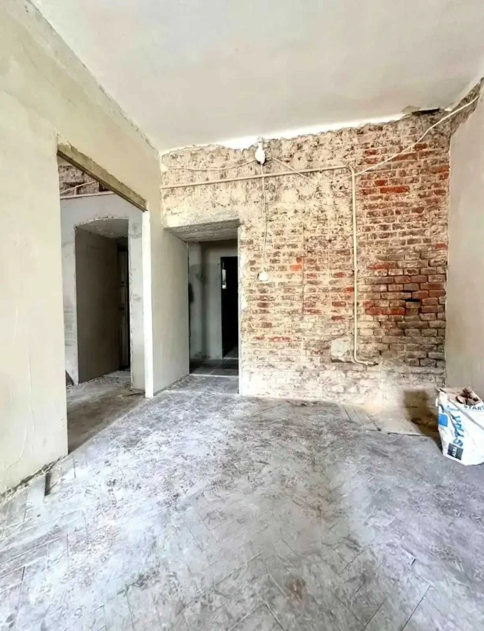 Sale / 2-room apartment / Un renovated / General Chuprinki 102/A