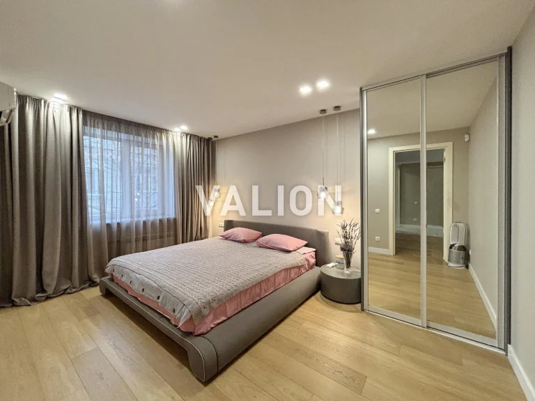 Sale of a 3-room apartment in Podilsky district, Kostyantinovska st. 51