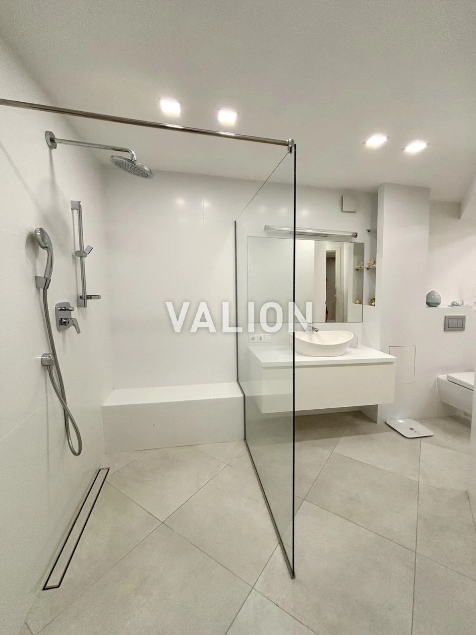 Sale of a 3-room apartment in Podilsky district, Kostyantinovska st. 51