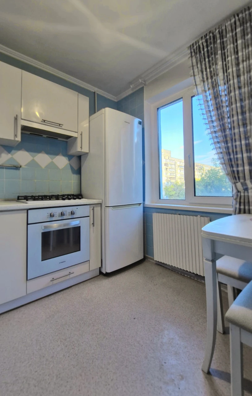 Продаж квартири вул. Озерна (Оболонь) в Києві / W-7474112