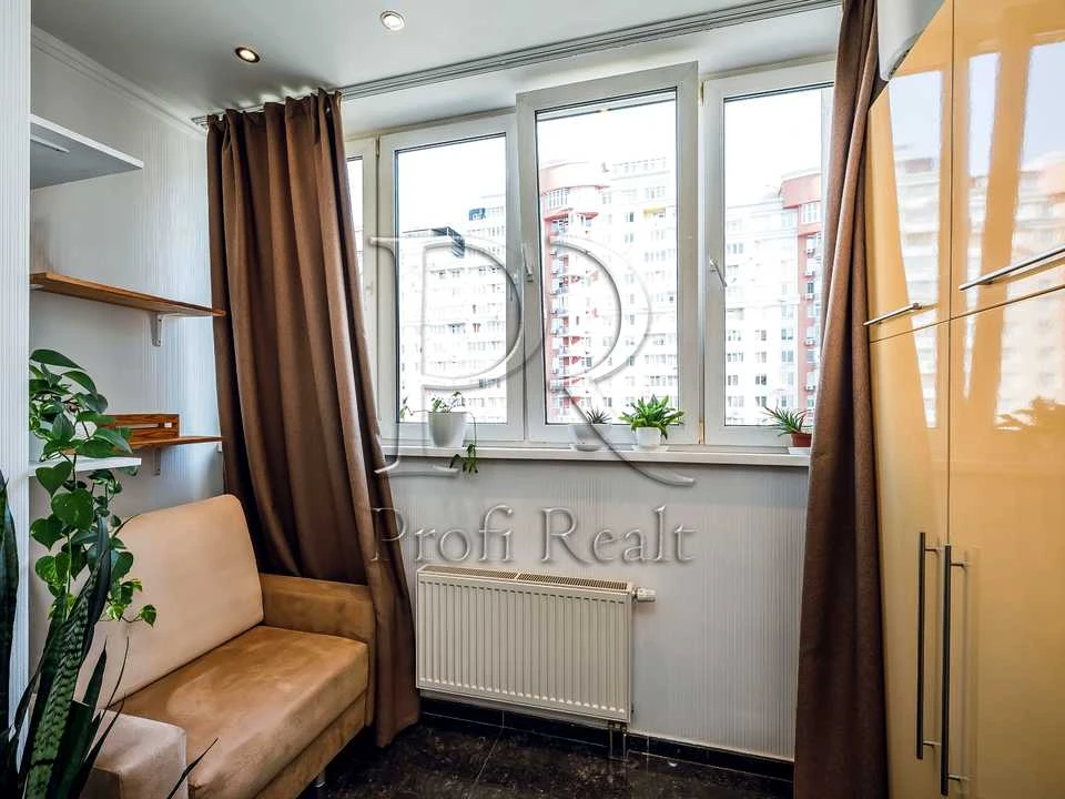 Apartment. Julia Zdanovskaya Street, Kyiv