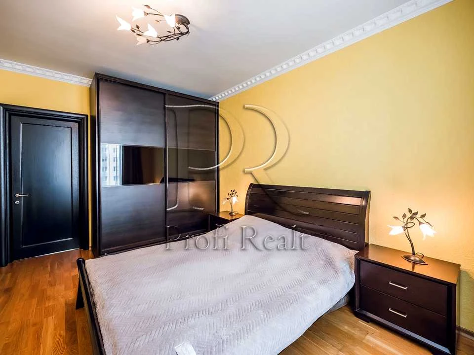 Apartment. Julia Zdanovskaya Street, Kyiv