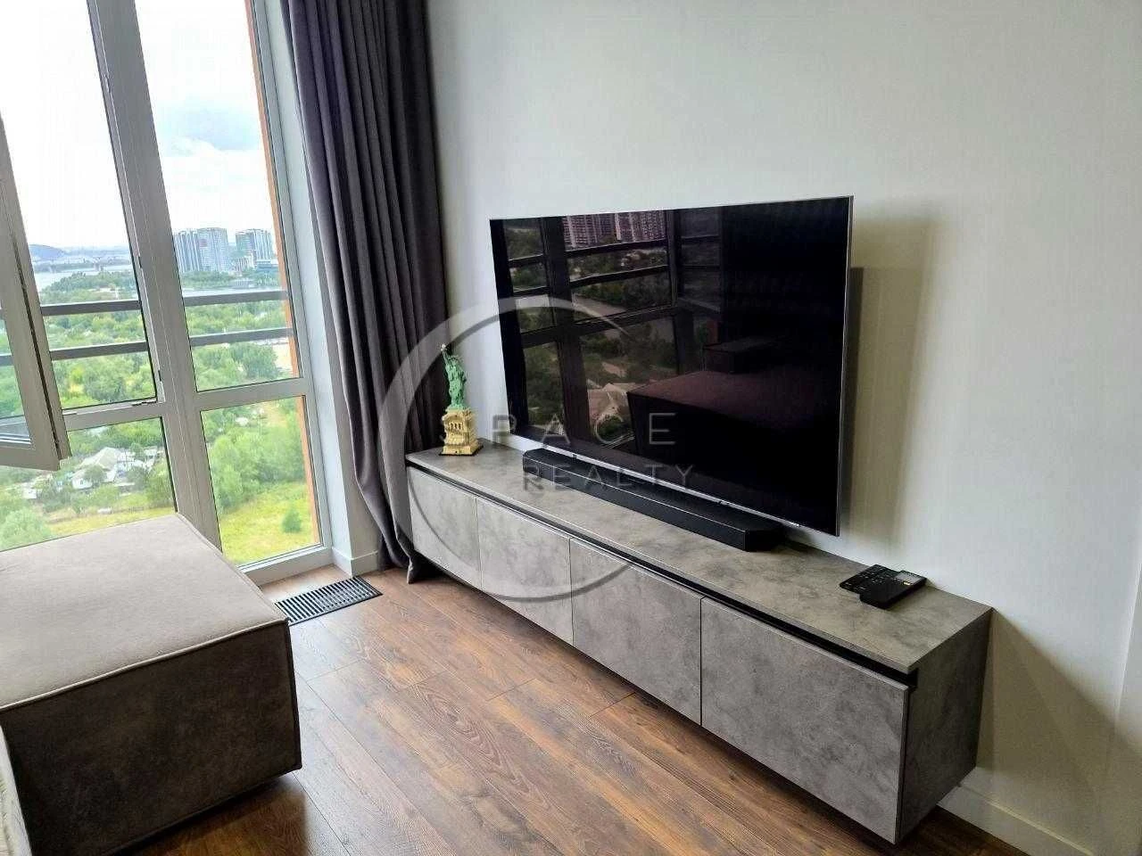 Apartment for sale: 1-bedroom apartment in ЖК Seven Дніпровська набере