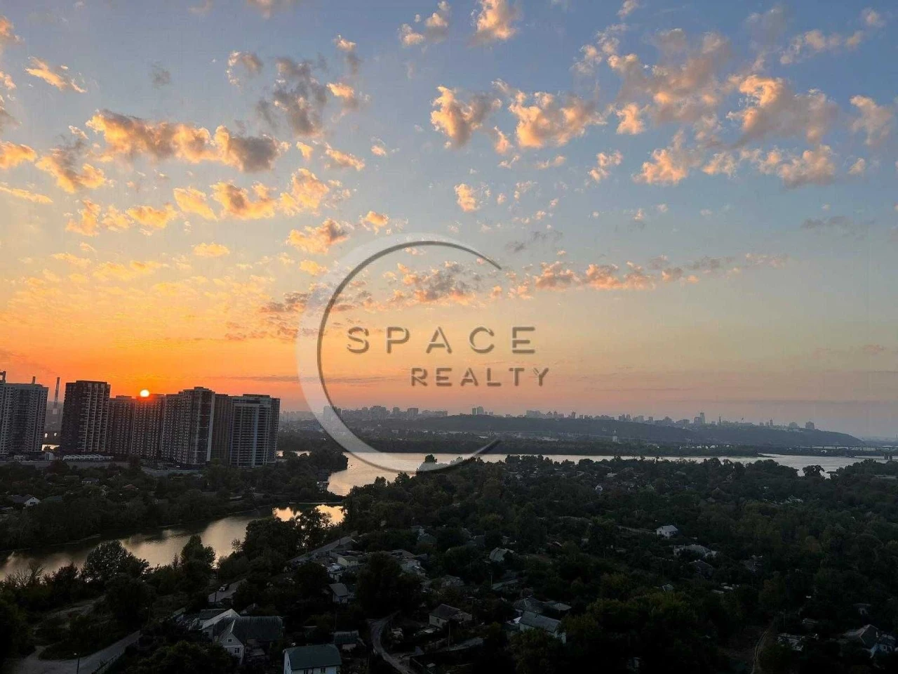 Apartment for sale: 1-bedroom apartment in ЖК Seven Дніпровська набере