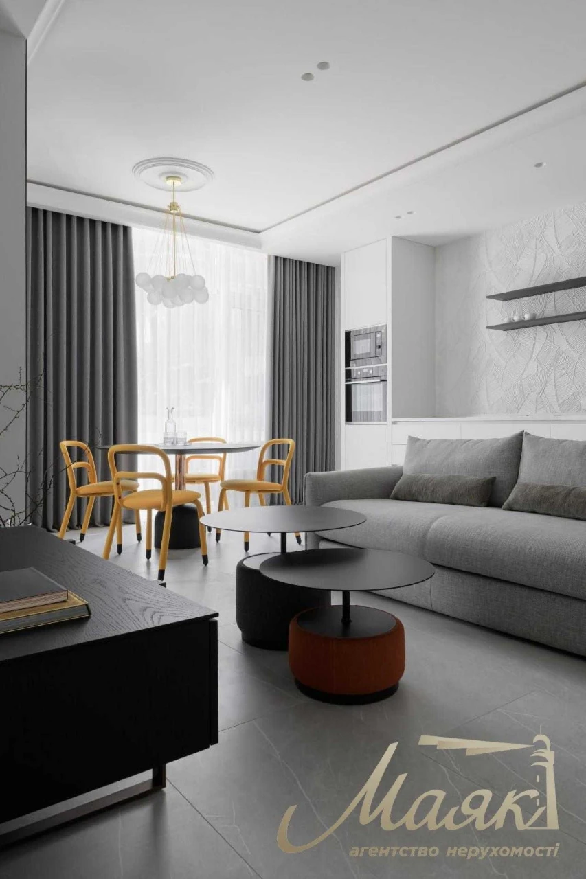 Apartment for Sale - New Renovation, 62 sq m, Bulvar Fontaniv, P