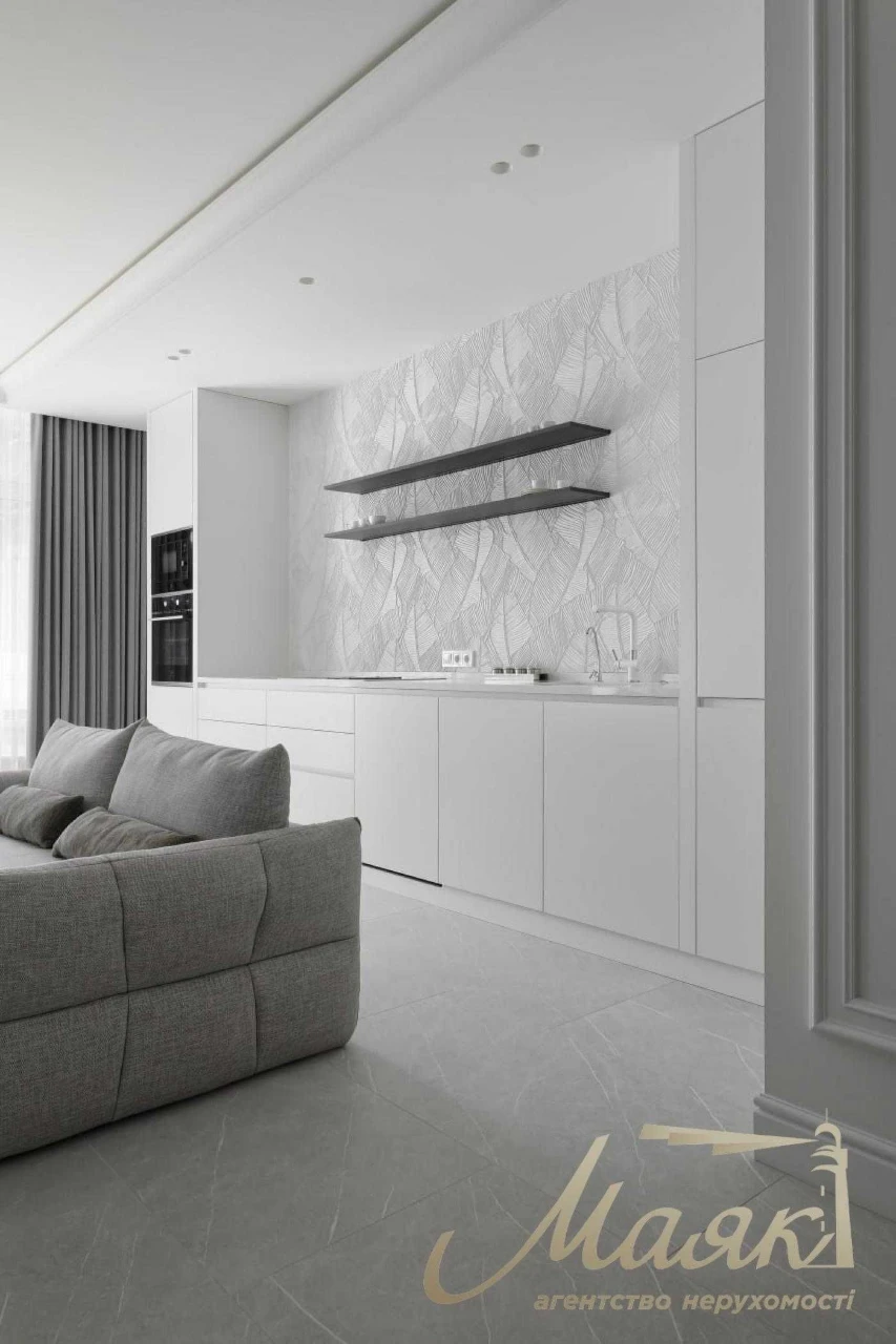 Apartment for Sale - New Renovation, 62 sq m, Bulvar Fontaniv, P