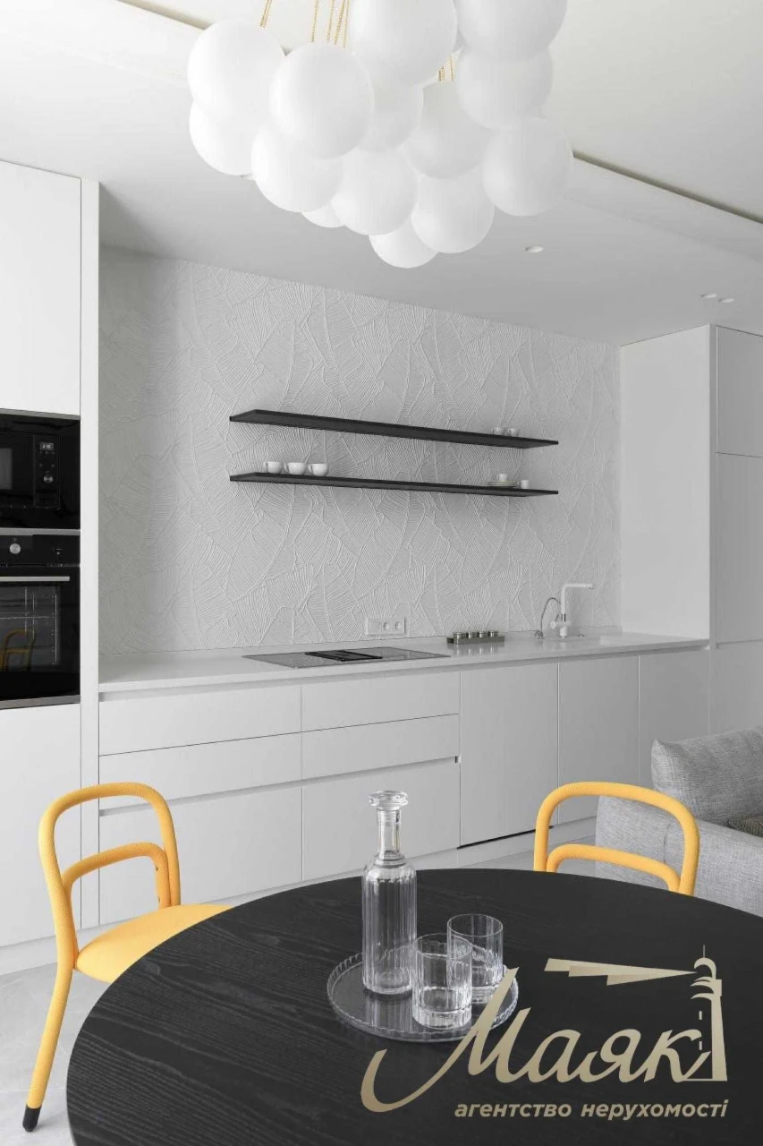 Apartment for Sale - New Renovation, 62 sq m, Bulvar Fontaniv, P