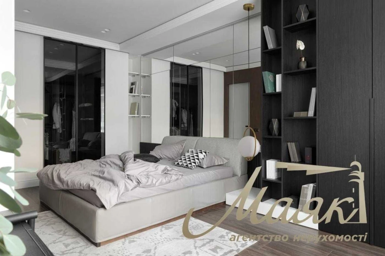 Apartment for Sale - New Renovation, 62 sq m, Bulvar Fontaniv, P