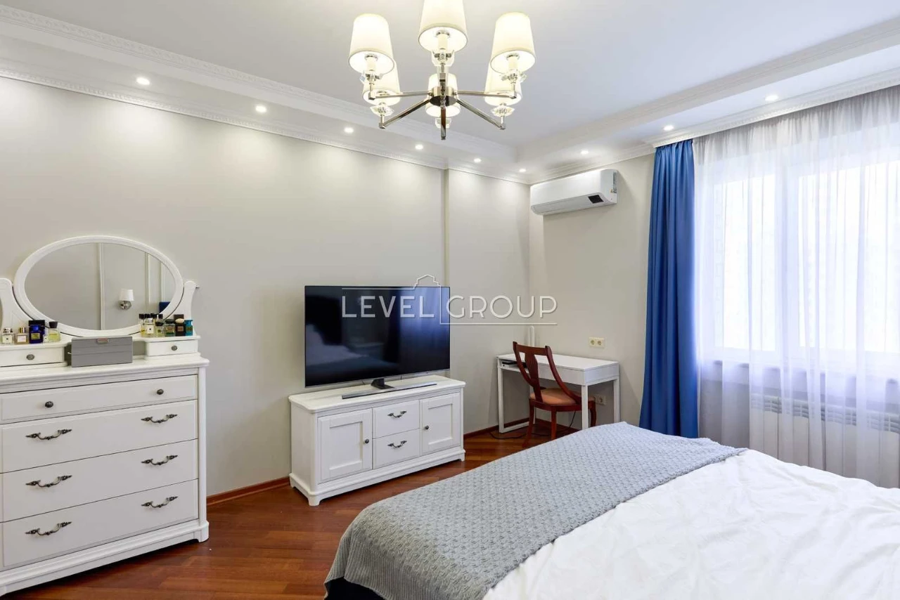 For Sale 4 Rooms Saperno-Slobidska 8, Holosiiv