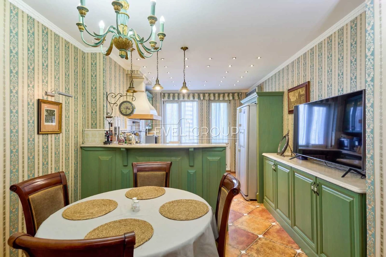 For Sale 4 Rooms Saperno-Slobidska 8, Holosiiv