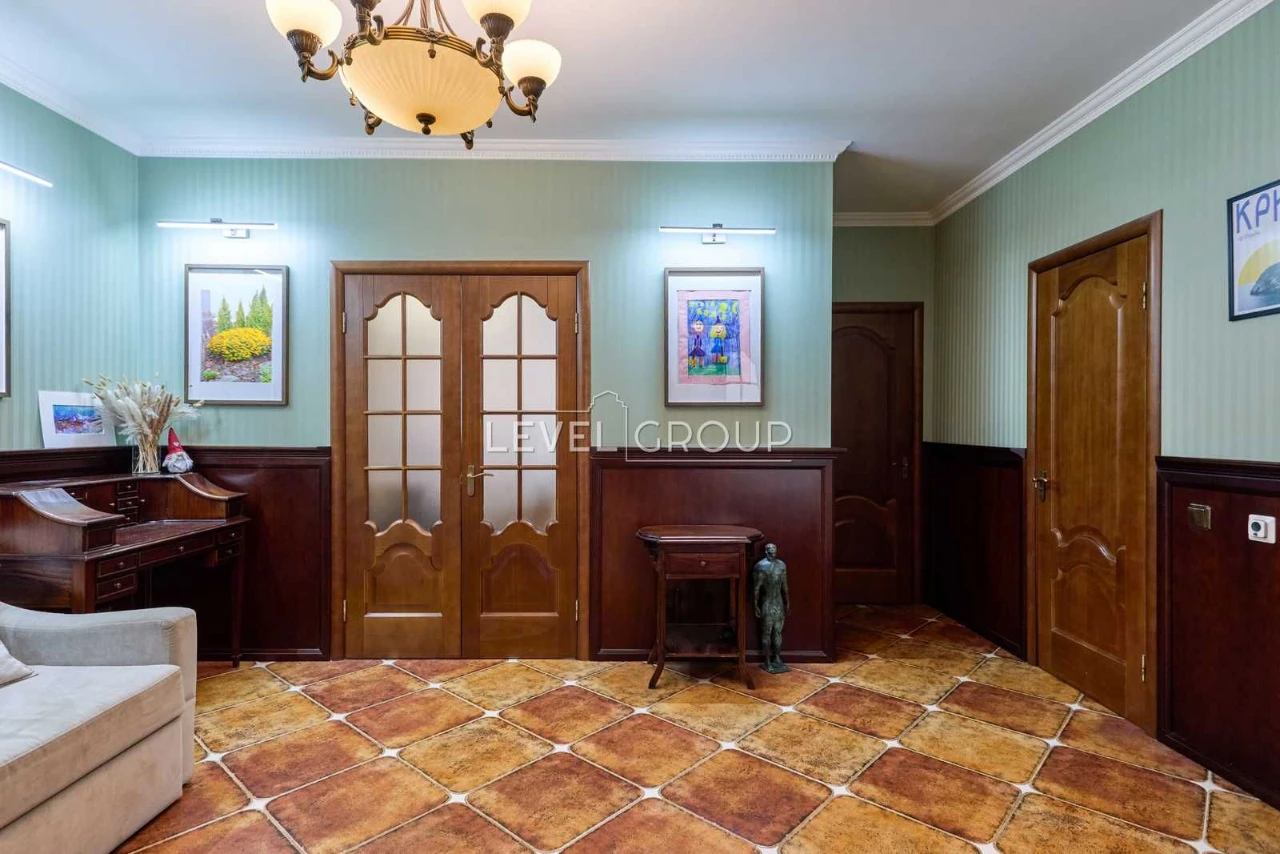 For Sale 4 Rooms Saperno-Slobidska 8, Holosiiv
