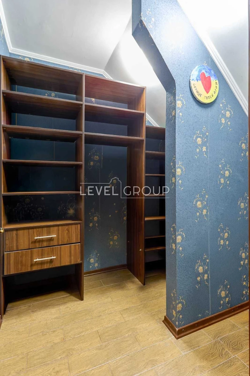 For Sale 4 Rooms Saperno-Slobidska 8, Holosiiv