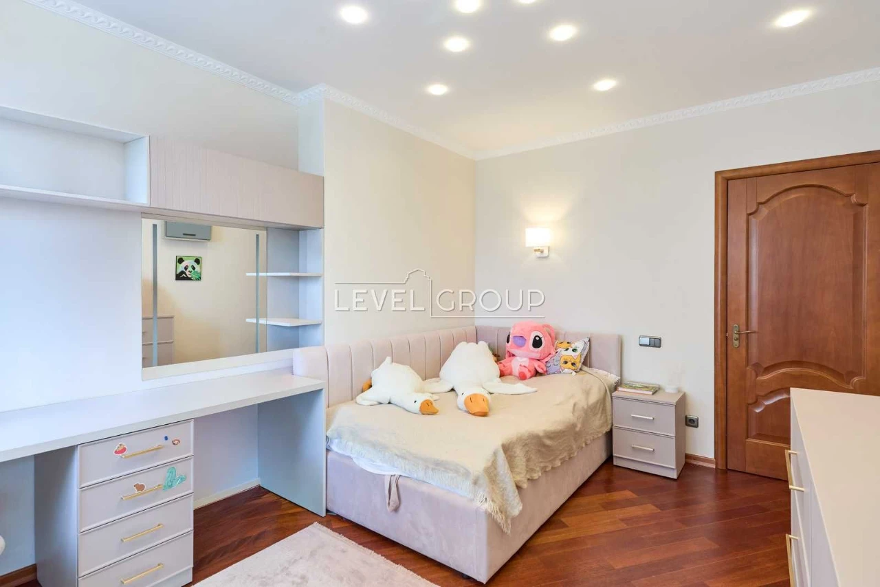 For Sale 4 Rooms Saperno-Slobidska 8, Holosiiv
