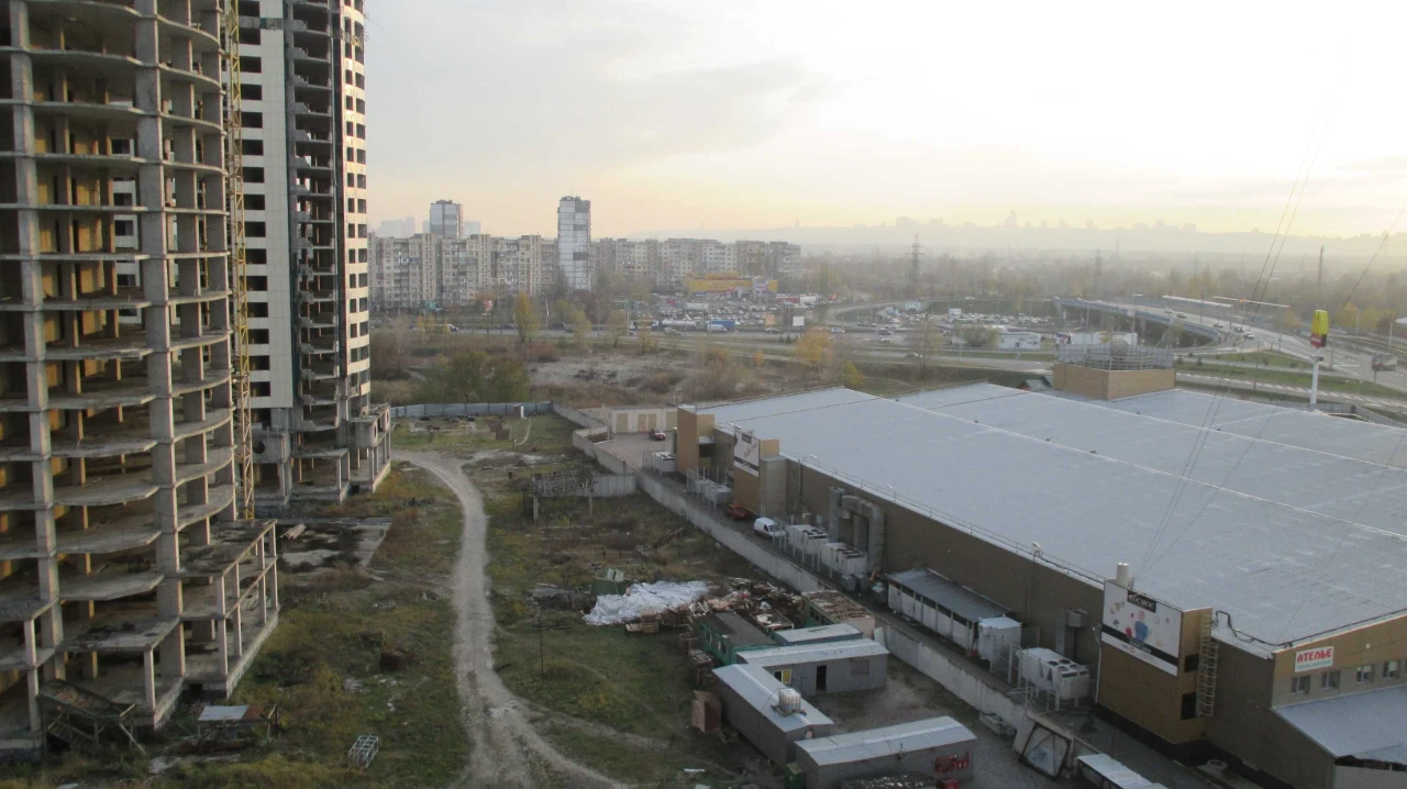 Продаж квартири вул. Бальзака, 4