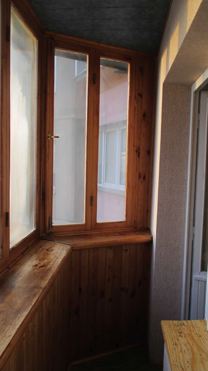 Продаж квартири вул. Бальзака, 4
