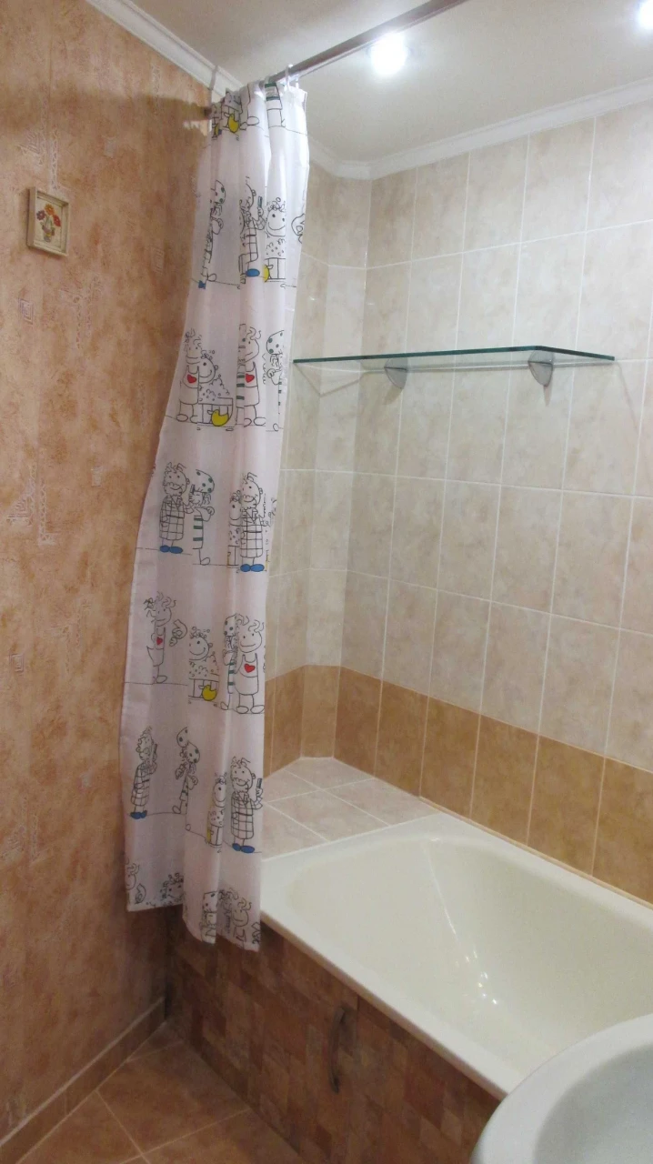 Продаж квартири вул. Бальзака, 4
