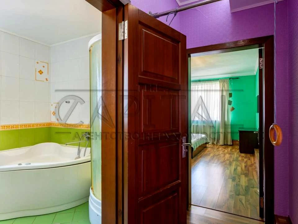 Apartment. Anna Akhmatova Street, Kyiv