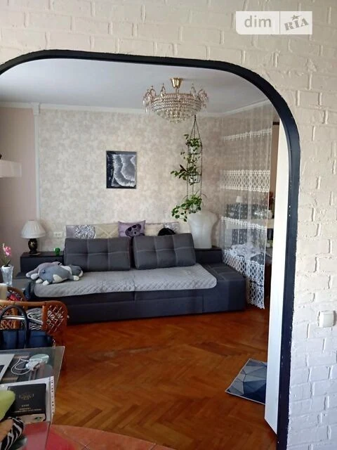 Sale of 1-room apartment 34 sq. m. on Vasylya Domanytskoho St. 10A