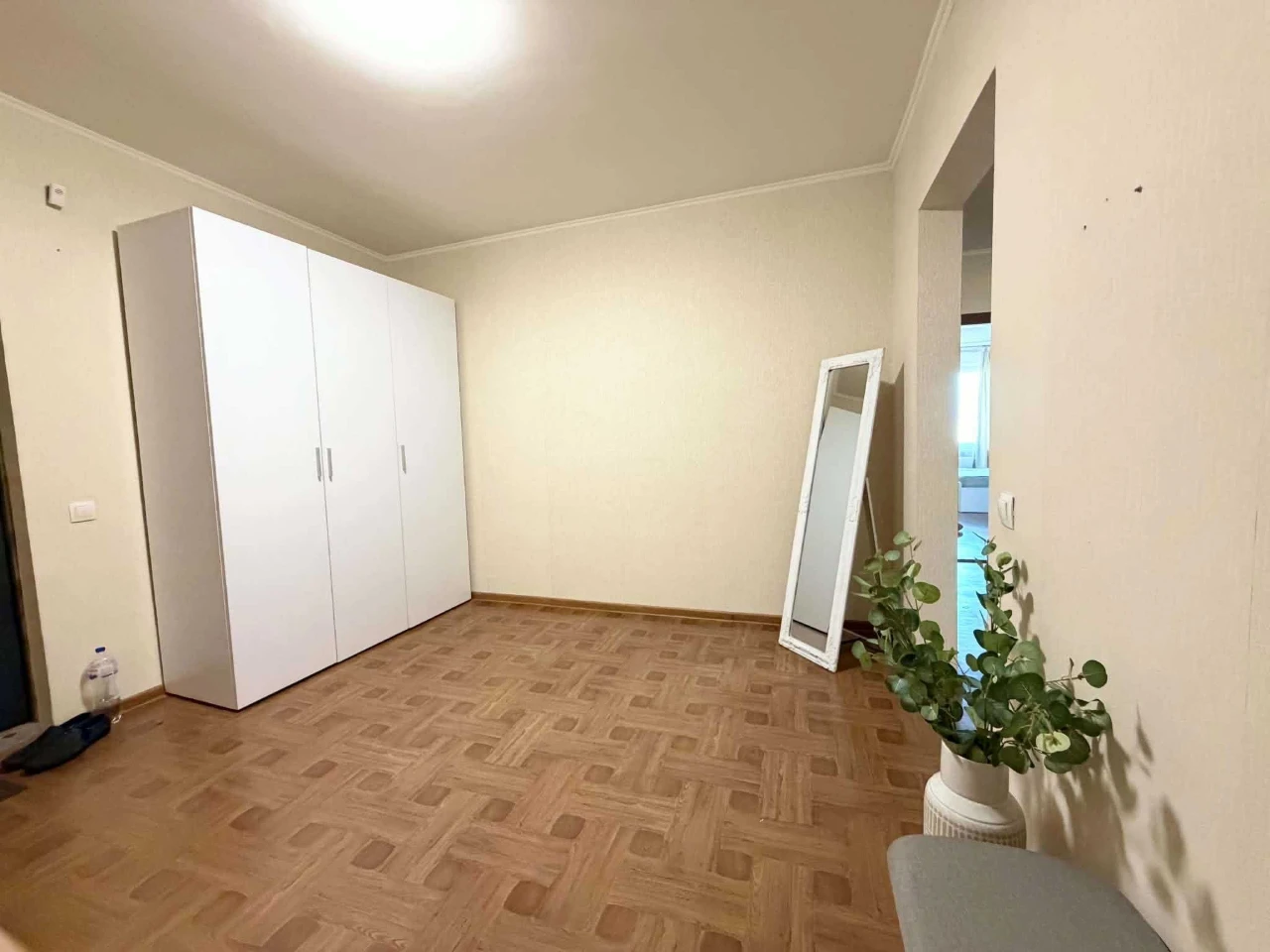 Sale of a large 1-bedroom apartment in the Navigátor residential complex