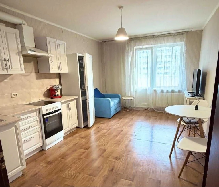 Sale of a large 1-bedroom apartment in the Navigátor residential complex
