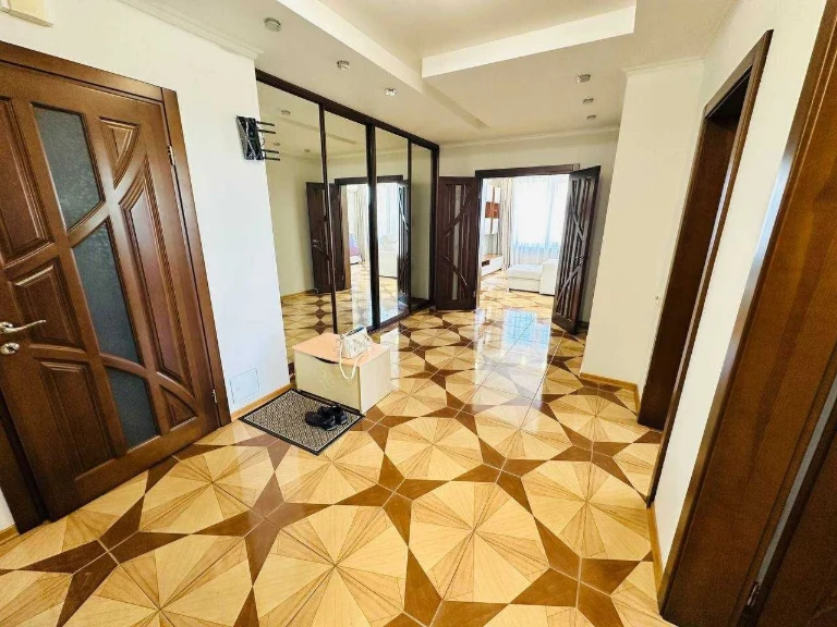 Sale of a 3-room apartment on Kovalsky Street