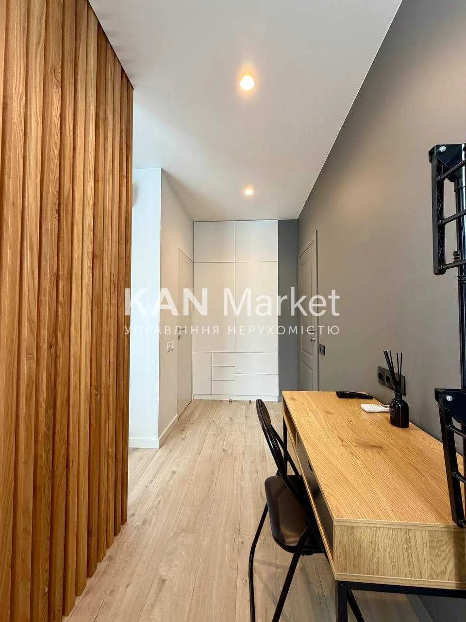 Продаж 3к квартири 88,2 м² з ремонтом у Файна Таун!