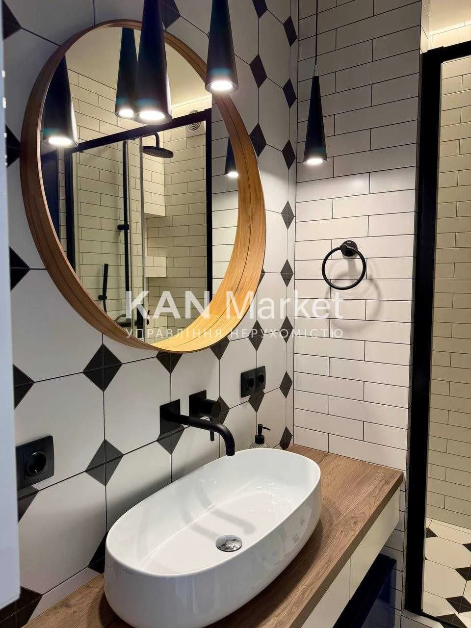 Продаж 3к квартири 88,2 м² з ремонтом у Файна Таун!