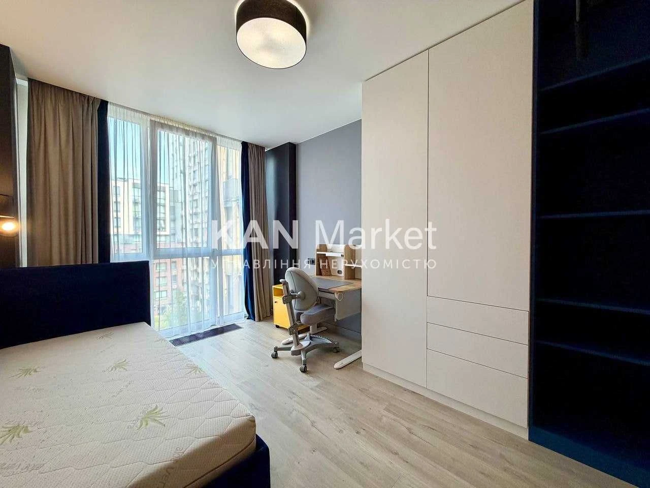 Продаж 3к квартири 88,2 м² з ремонтом у Файна Таун!