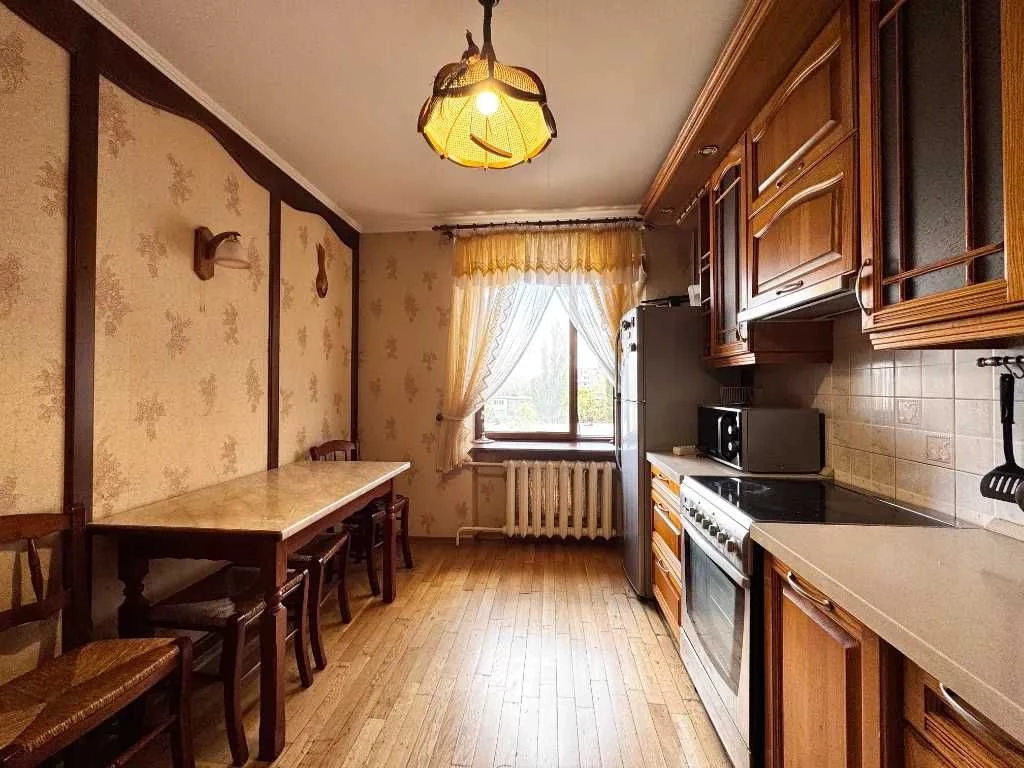Продам 3-х к.квартиру ЖМ Сонячний ; пр.Любарського 8