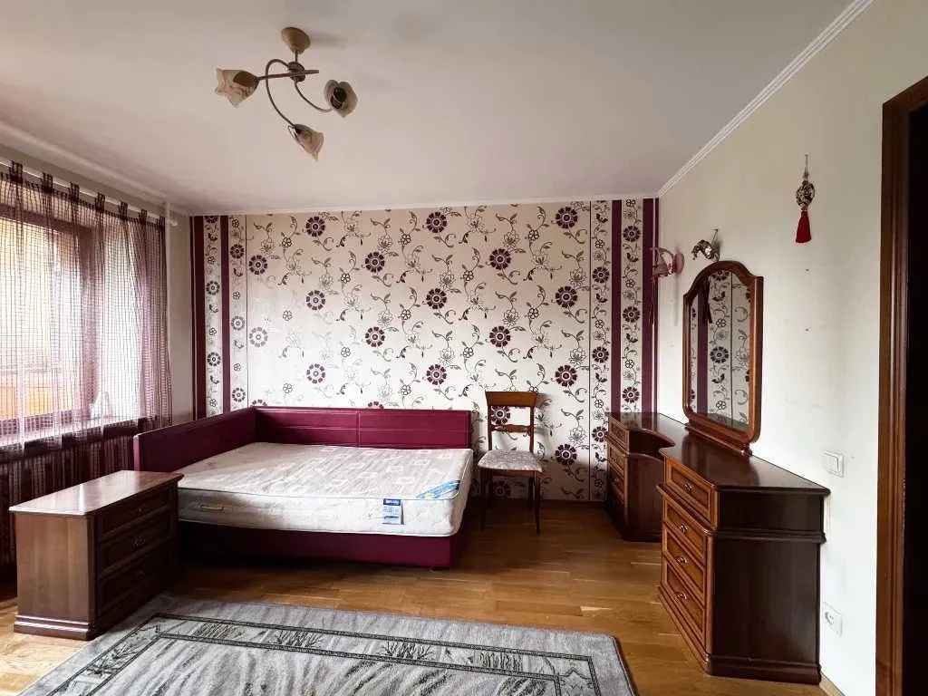 Продам 3-х к.квартиру ЖМ Сонячний ; пр.Любарського 8