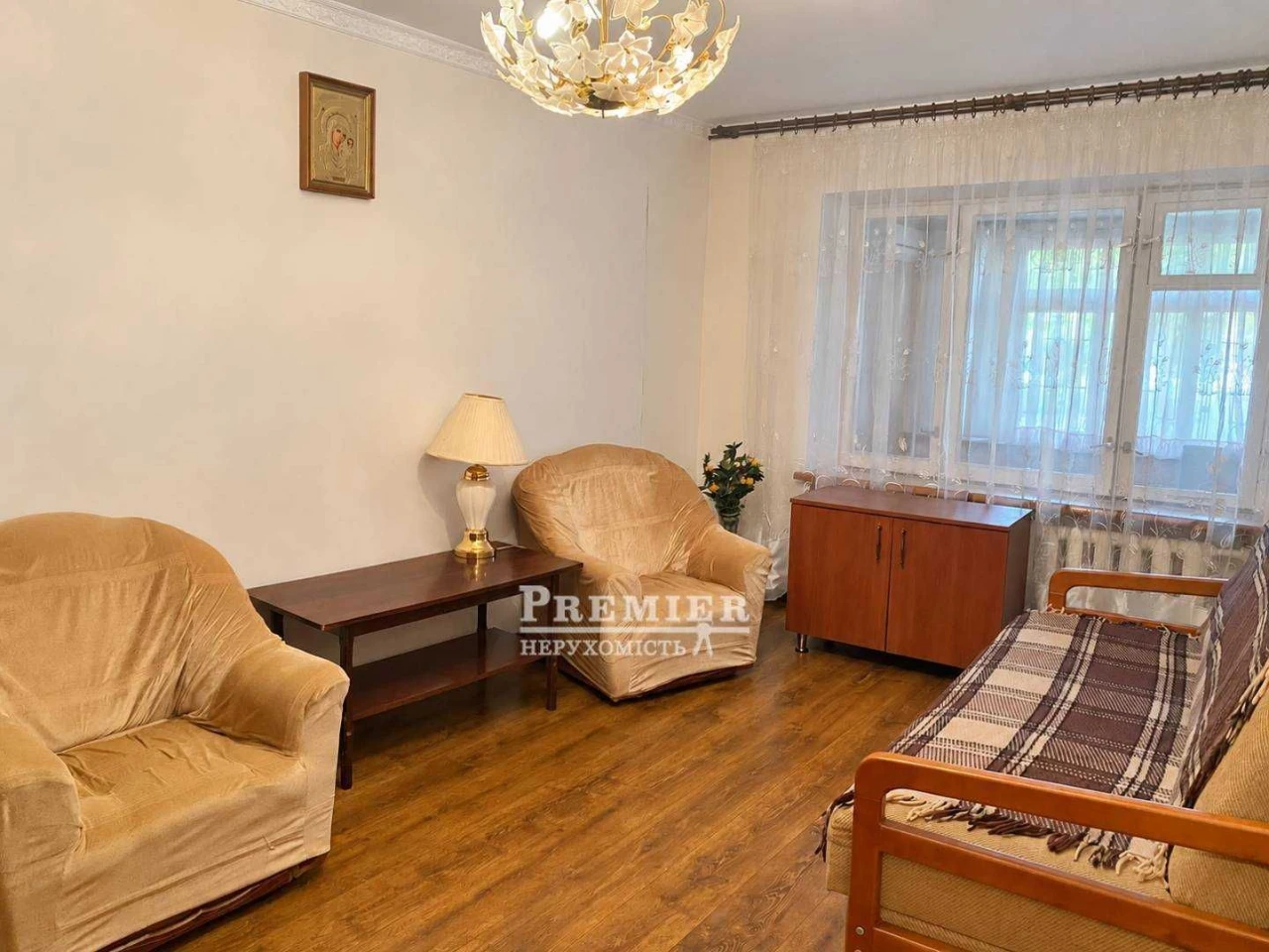 One-bedroom 45 sq m in Cheremushki, legalized balcony, 2 cellars