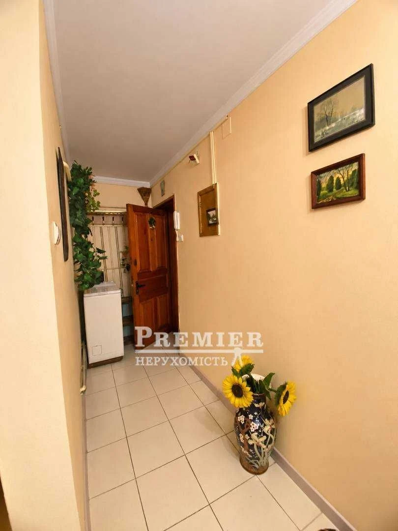 One-bedroom 45 sq m in Cheremushki, legalized balcony, 2 cellars