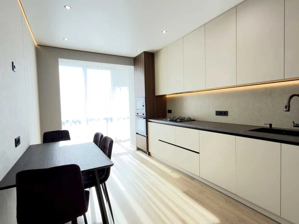 Apartment. Ivano-Frankivsk, Knyzhyn