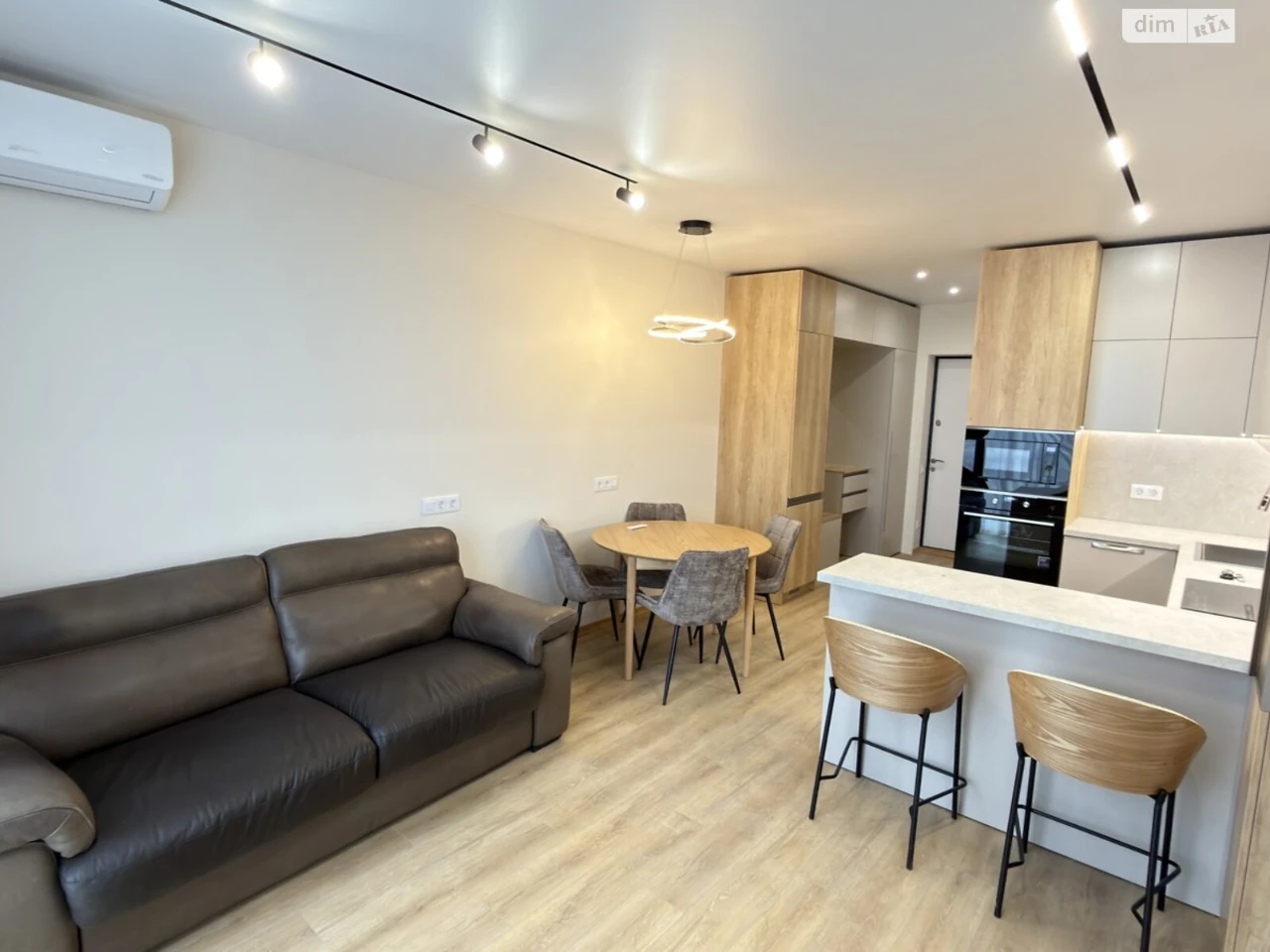 Long-Term Rental Apartment, Darnytskyi