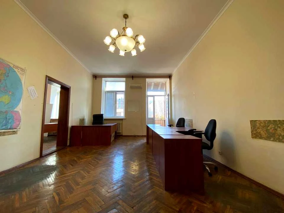 Apartment. Eugene Chikalenko Street, Kyiv