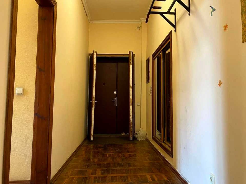 Apartment. Eugene Chikalenko Street, Kyiv