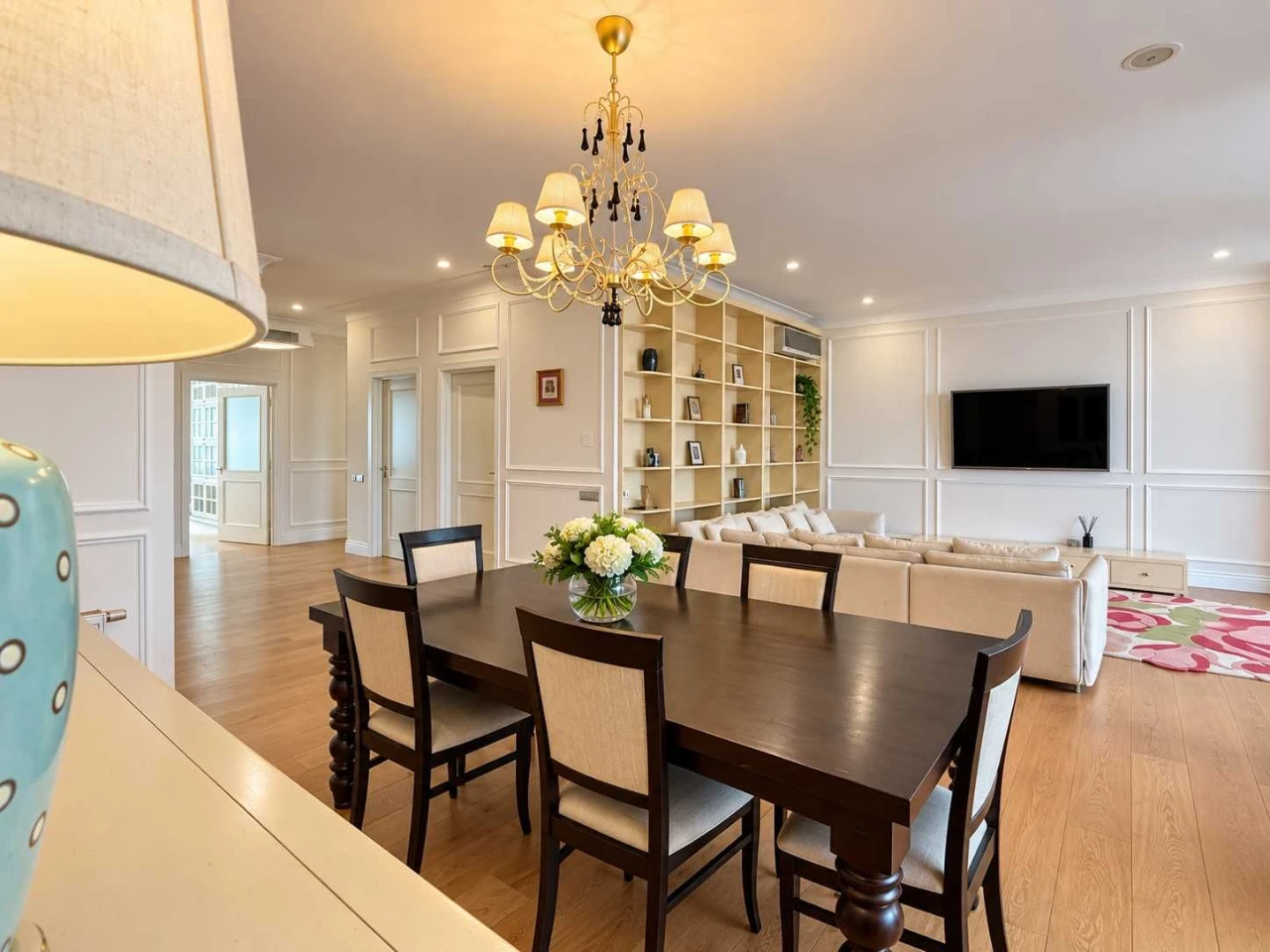 Exclusive ground-floor apartment on Khreshchatyk Street