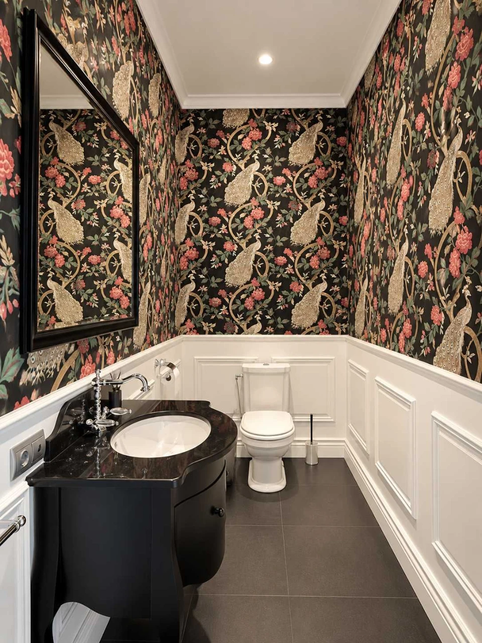Exclusive ground-floor apartment on Khreshchatyk Street