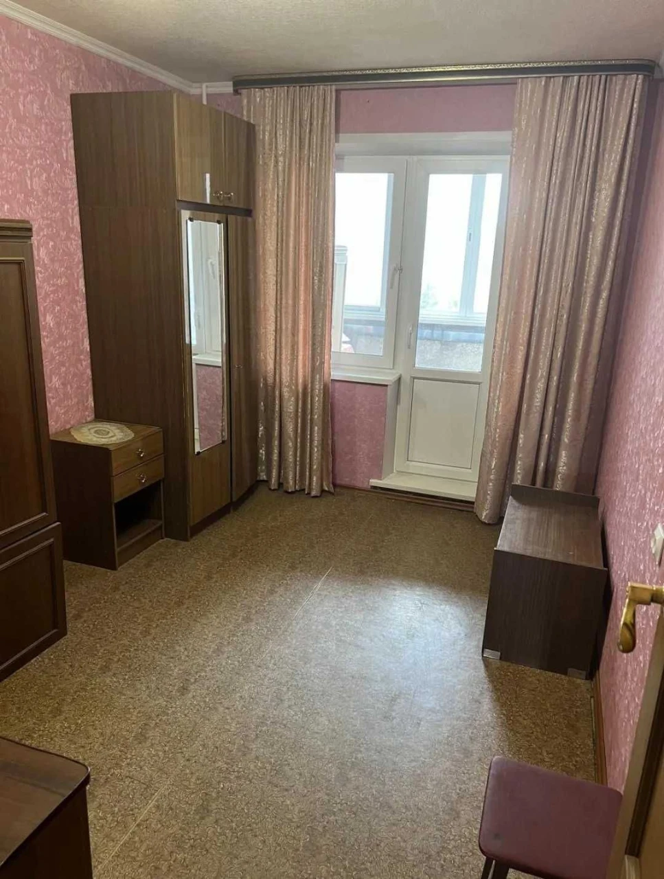 Продажа 3-комнатной квартиры, улица Драгоманова 42А
