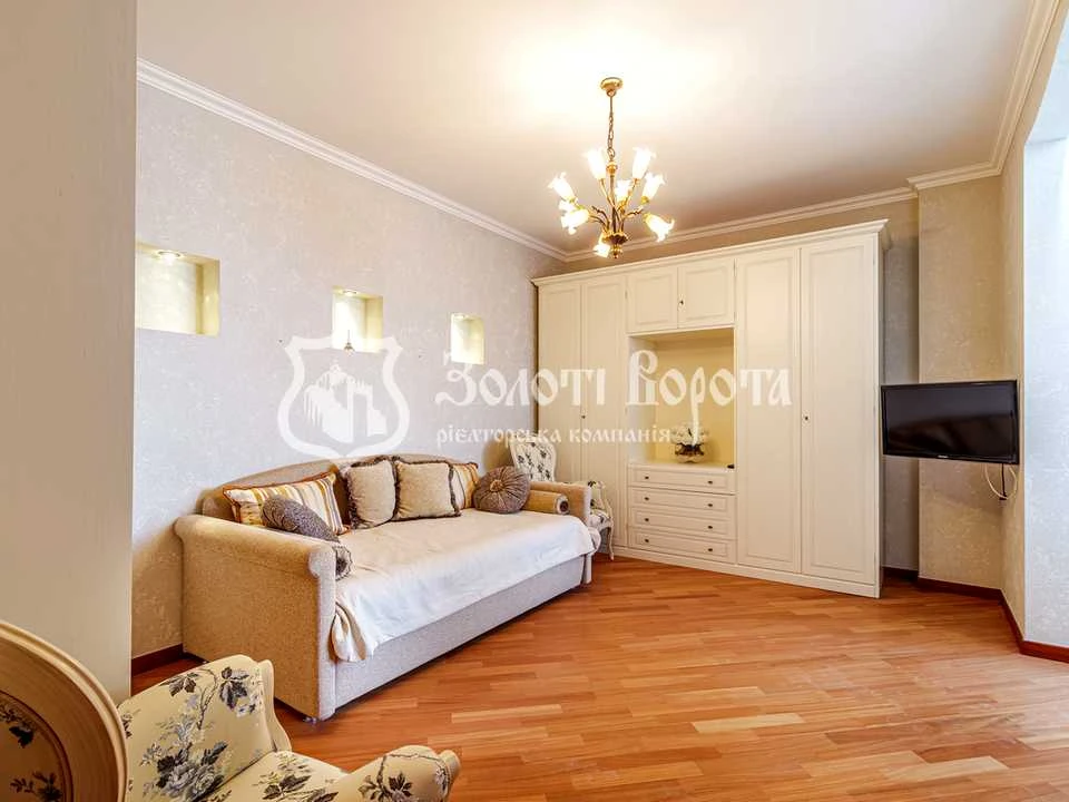 Квартира. Київ, Старонаводницька вул.